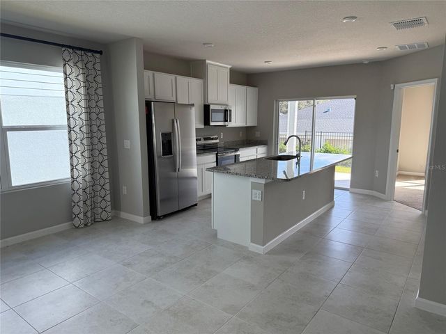 1200 PORT BLUE WAY, Lady Lake, FL 32159