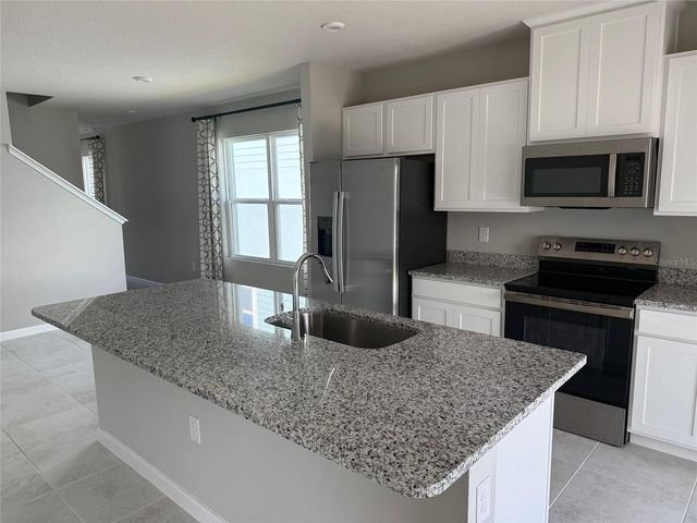 1200 PORT BLUE WAY, Lady Lake, FL 32159