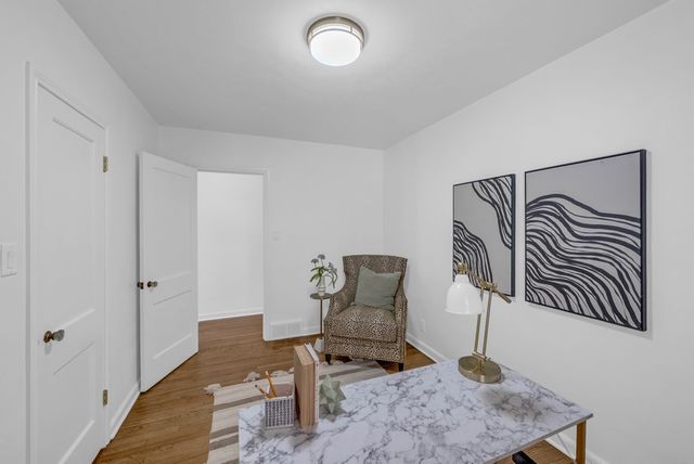 318 E Edison Avenue, Des Moines, IA 50315