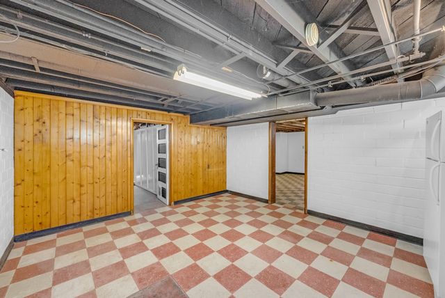 318 E Edison Avenue, Des Moines, IA 50315