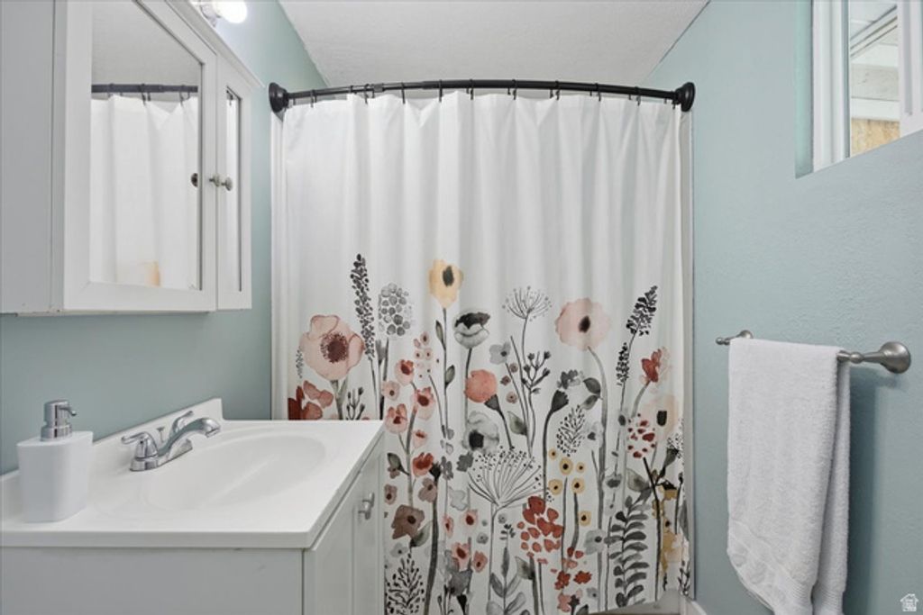 Image 11 of property listing at 962 N MONROE BLVD, Ogden, UT 84404