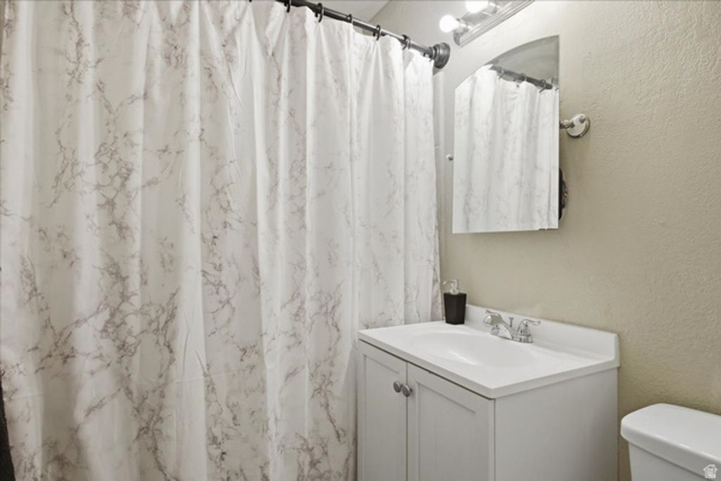 Image 12 of property listing at 962 N MONROE BLVD, Ogden, UT 84404