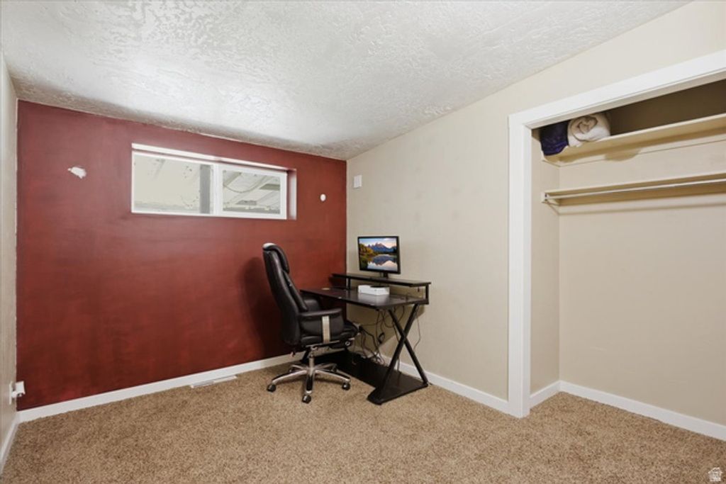 Image 16 of property listing at 962 N MONROE BLVD, Ogden, UT 84404