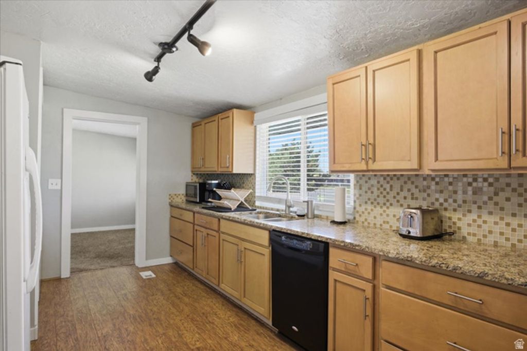 Image 4 of property listing at 962 N MONROE BLVD, Ogden, UT 84404