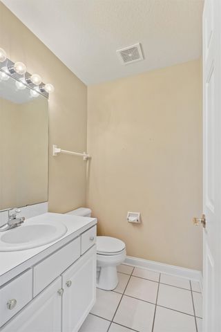 5925 Ep True Parkway 33, West Des Moines, IA 50266