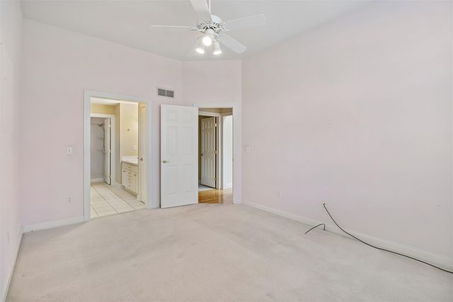 5925 Ep True Parkway 33, West Des Moines, IA 50266