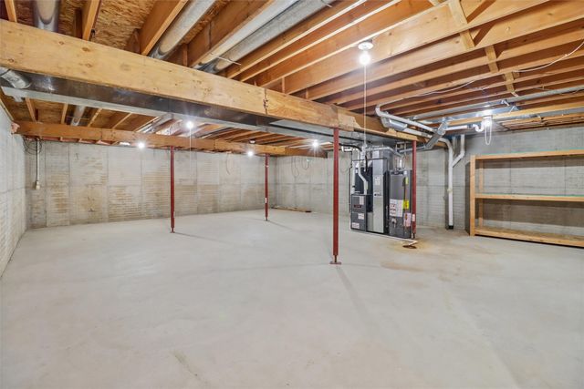 5925 Ep True Parkway 33, West Des Moines, IA 50266