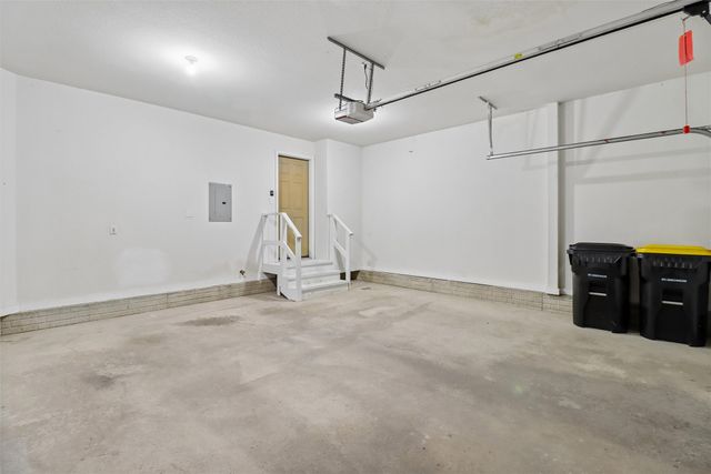 5925 Ep True Parkway 33, West Des Moines, IA 50266