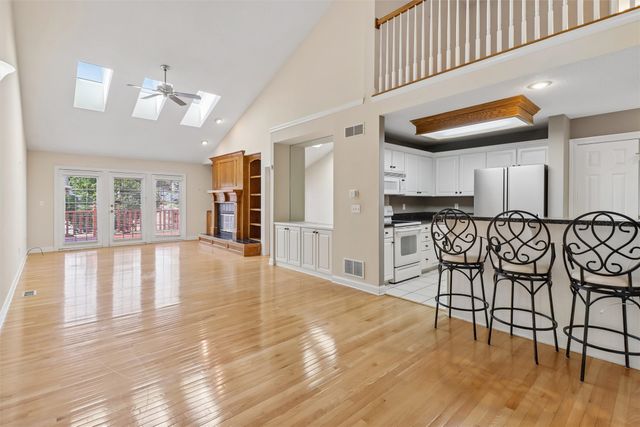 5925 Ep True Parkway 33, West Des Moines, IA 50266