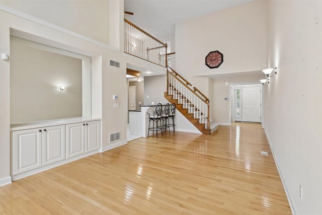 5925 Ep True Parkway 33, West Des Moines, IA 50266