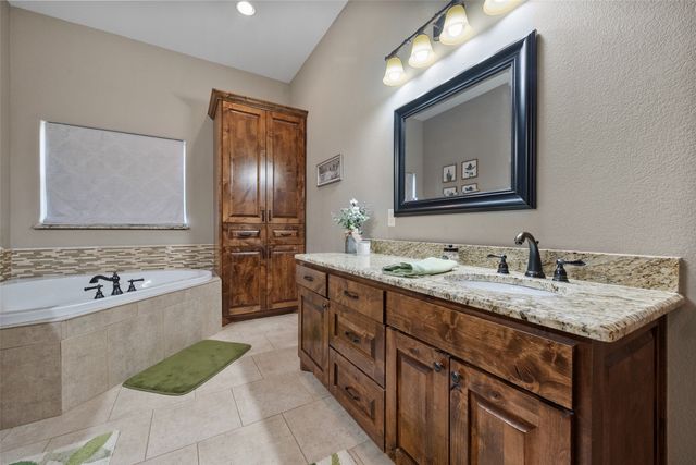 606 Sunset Point, Kerens, TX 75144