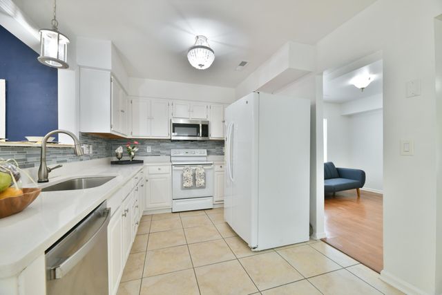 1942 Tison Lane, Mount Pleasant, SC 29464