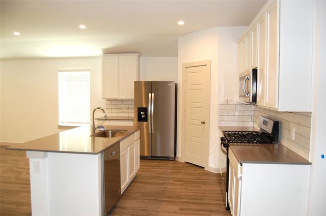 7702 Sleek Flock Lane, Rosharon, TX 77583