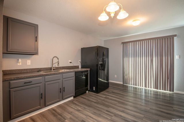 5402 Harefield Dr, San Antonio, TX 78228