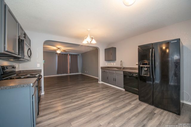 5402 Harefield Dr, San Antonio, TX 78228