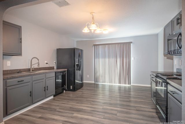 5402 Harefield Dr, San Antonio, TX 78228