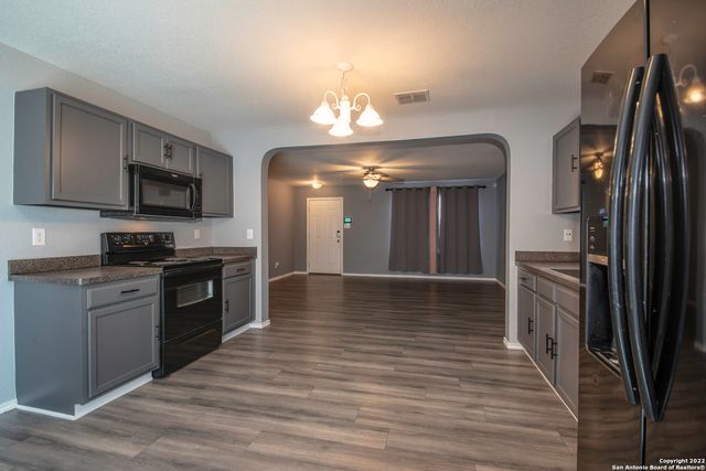 5402 Harefield Dr, San Antonio, TX 78228