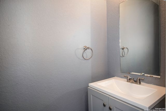 5402 Harefield Dr, San Antonio, TX 78228