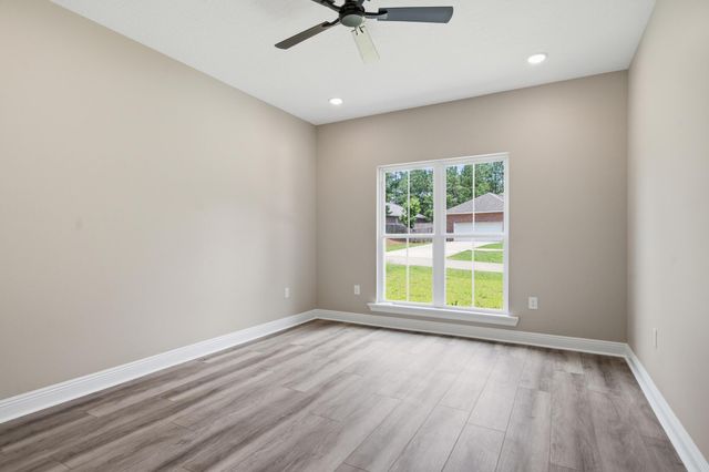 7 St Augustine Ave., Hattiesburg, MS 39402