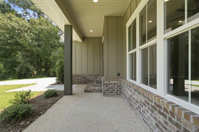 7 St Augustine Ave., Hattiesburg, MS 39402