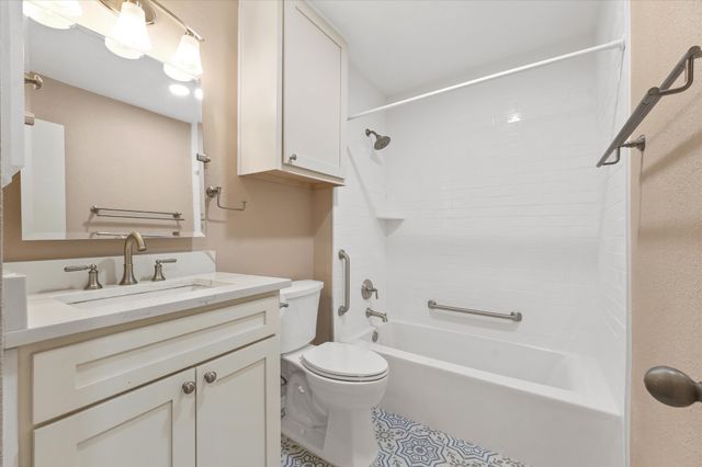 207 Mapleridge Drive, Rockwall, TX 75032