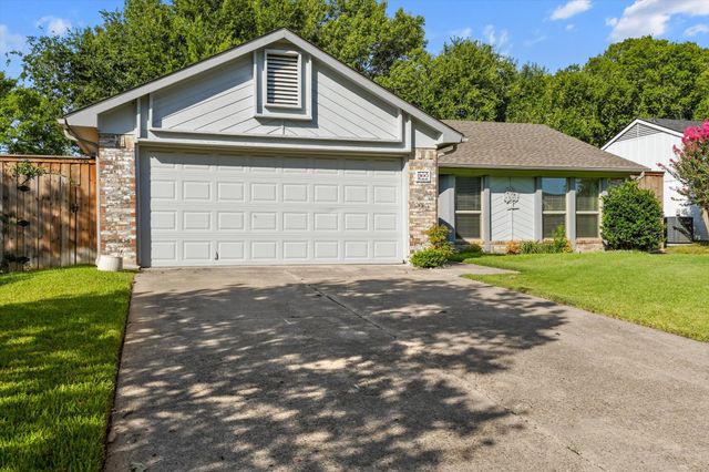 207 Mapleridge Drive, Rockwall, TX 75032