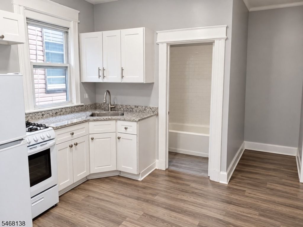634 Grove St, Irvington Twp., NJ 07111 — photo 2