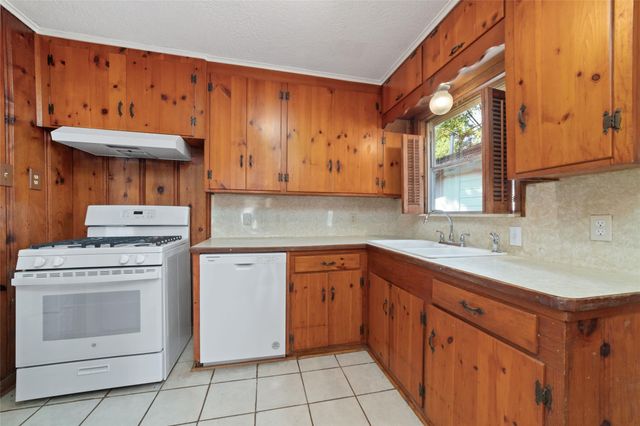 1005 Callahan Avenue, Conroe, TX 77301