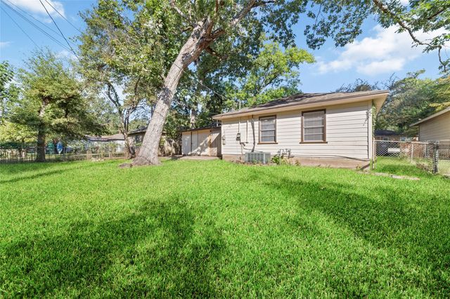 1005 Callahan Avenue, Conroe, TX 77301