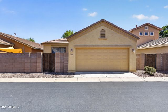 2878 S Arroyo Lane, Gilbert, AZ 85295