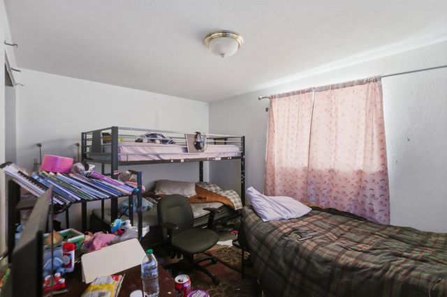 1025 Muriel Street NE, Albuquerque, NM 87112