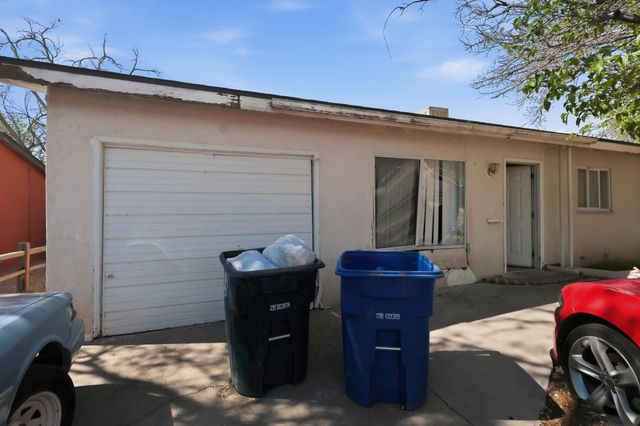 1025 Muriel Street NE, Albuquerque, NM 87112