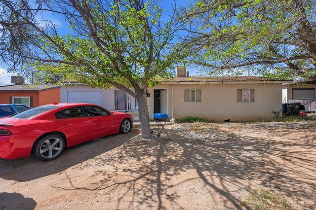 1025 Muriel Street NE, Albuquerque, NM 87112