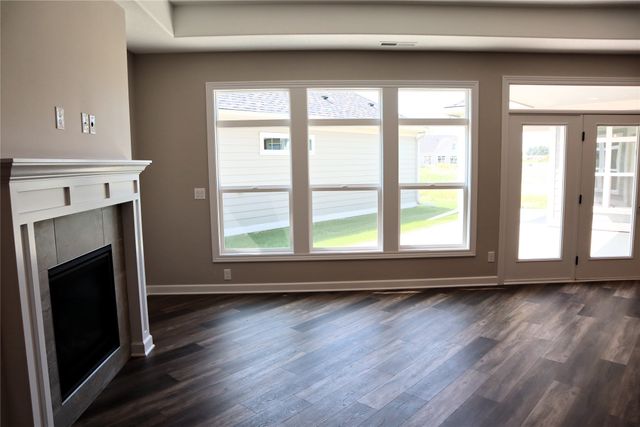 1022 NW Creekside Drive, Waukee, IA 50263