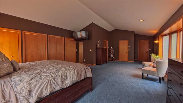 1751 Squaw Creek Drive, Girard, OH 44420