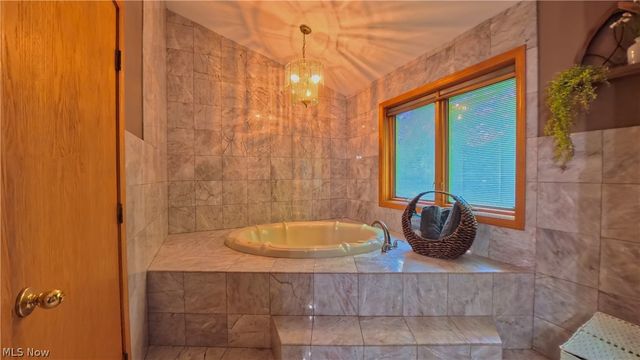 1751 Squaw Creek Drive, Girard, OH 44420