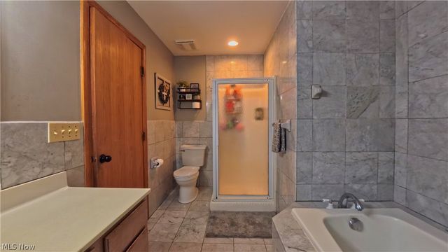 1751 Squaw Creek Drive, Girard, OH 44420