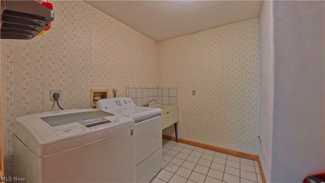 1751 Squaw Creek Drive, Girard, OH 44420