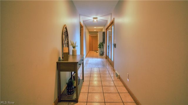 1751 Squaw Creek Drive, Girard, OH 44420
