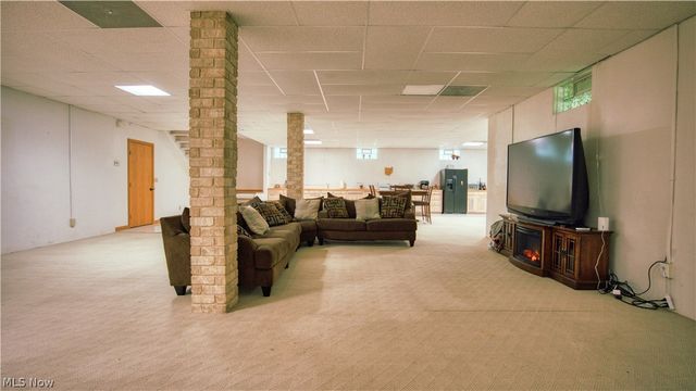 1751 Squaw Creek Drive, Girard, OH 44420