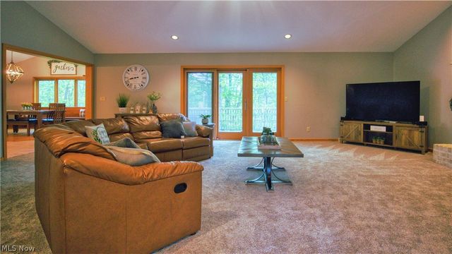 1751 Squaw Creek Drive, Girard, OH 44420