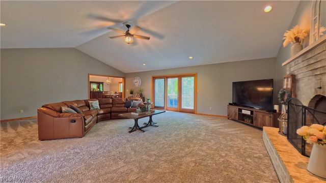 1751 Squaw Creek Drive, Girard, OH 44420