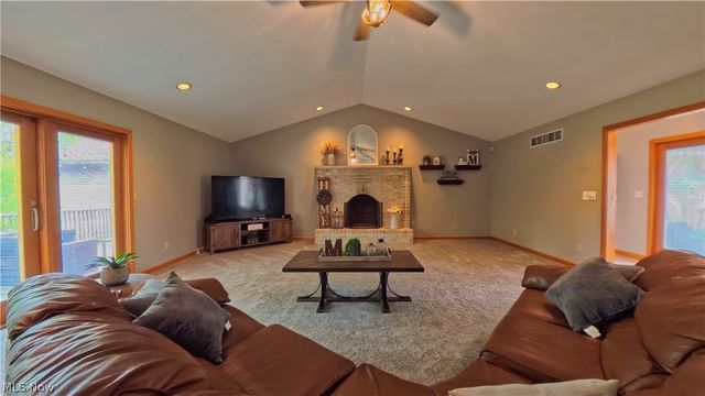 1751 Squaw Creek Drive, Girard, OH 44420