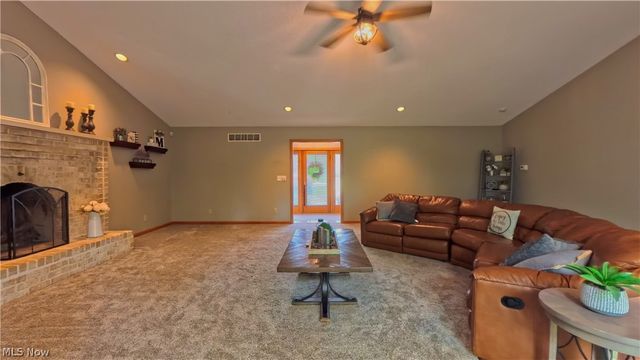 1751 Squaw Creek Drive, Girard, OH 44420