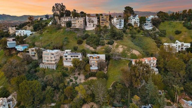 3866 Alta Mesa Drive, Studio City, CA 91604