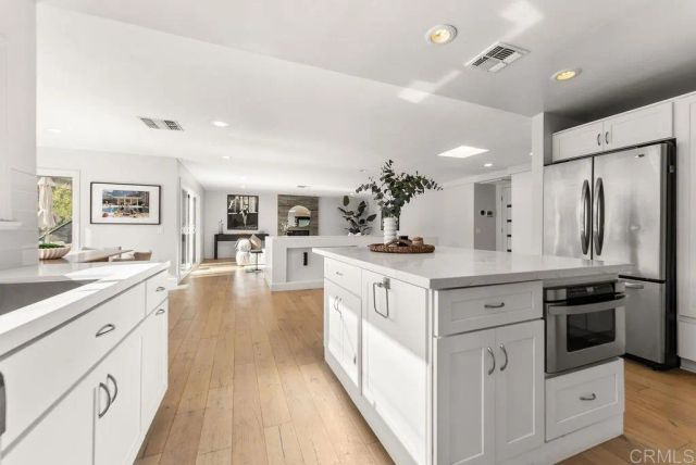 3866 Alta Mesa Drive, Studio City, CA 91604