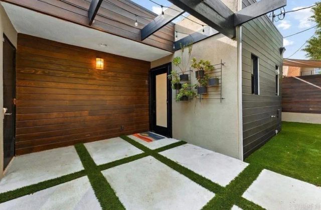 3866 Alta Mesa Drive, Studio City, CA 91604