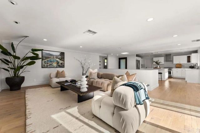 3866 Alta Mesa Drive, Studio City, CA 91604