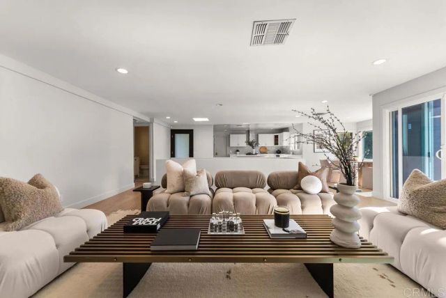3866 Alta Mesa Drive, Studio City, CA 91604