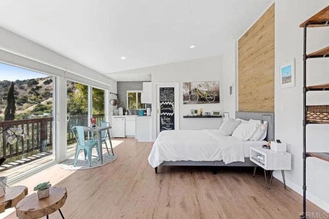 3866 Alta Mesa Drive, Studio City, CA 91604